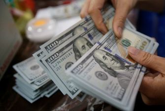 Курс валют: сколько стоит доллар в банках, обменниках и на межбанке