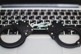 Продавав дитяче порно у мережі: 21-річному чоловіку повідомили підозру
