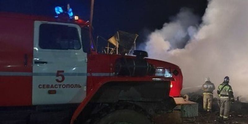 В оккупированном Севастополе вспыхнул мощный пожар, погибли шесть человек: фото и видео