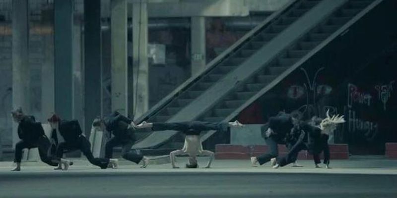 Черный лебедь: BTS взорвала тренды фильмом со словенскими танцорами