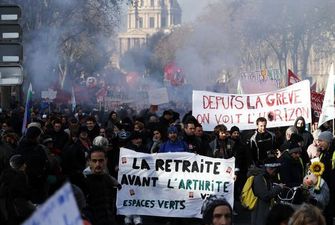 Більше половини французів підтримують страйки, що тривають з 5 грудня