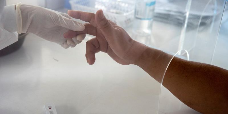 МОЗ: кількість хворих на коронавірус в Україні збільшилася до 897 осіб