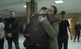 "Прилетело очень сильно": Артем Пивоваров во время концерта сломал нос фанатке