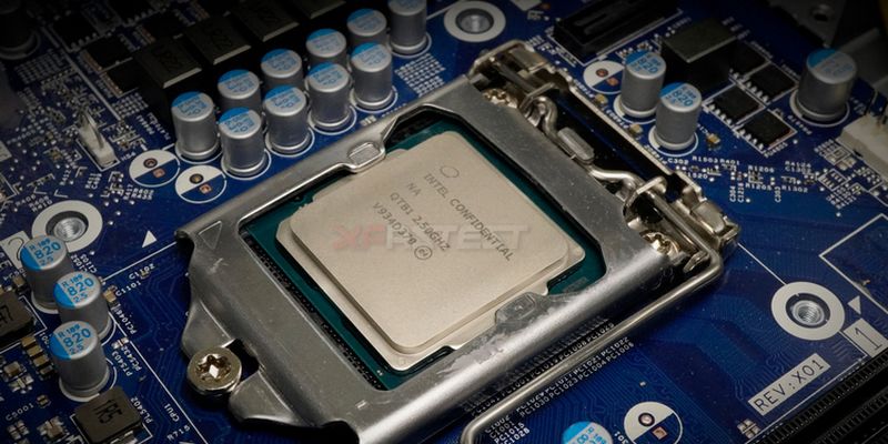 Опубліковані фото Intel Core i9-10900 покоління Comet Lake-S
