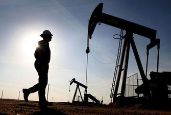 Трамп заявил, что США, РФ и Саудовская Аравия будут обсуждать вопрос цены на нефть