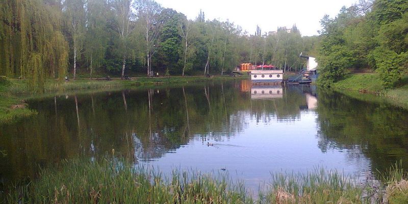 У Києві в озері знайшли тіло 21-річного юнака