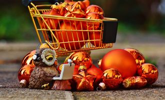 Большинство украинцев часть расходов на новогодний и рождественский шопинг задонатят ВСУ, - опрос