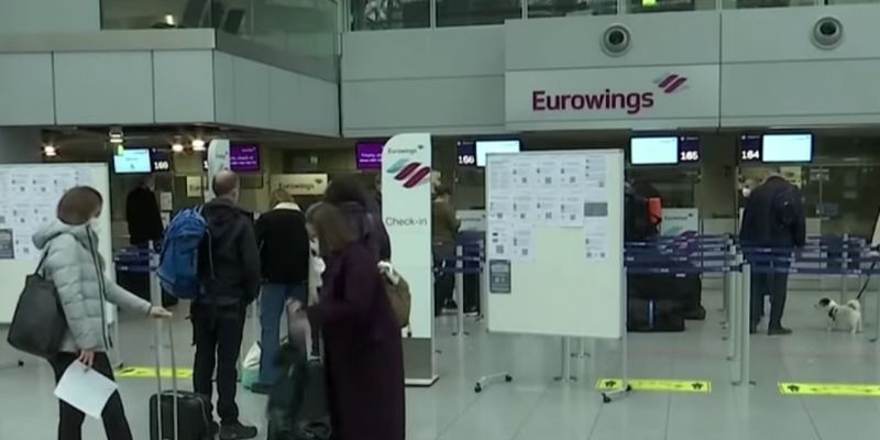 Евросоюз откроет границы для туристов: названы сроки и главное условие