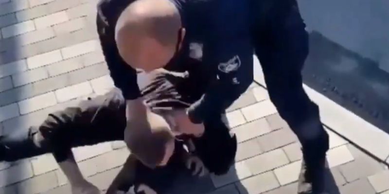 Полицейский беспредел против детей? В Киеве копы избили подростков из-за музыки
