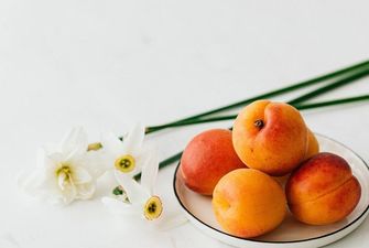 Когда опасно есть абрикосы: ответ медиков