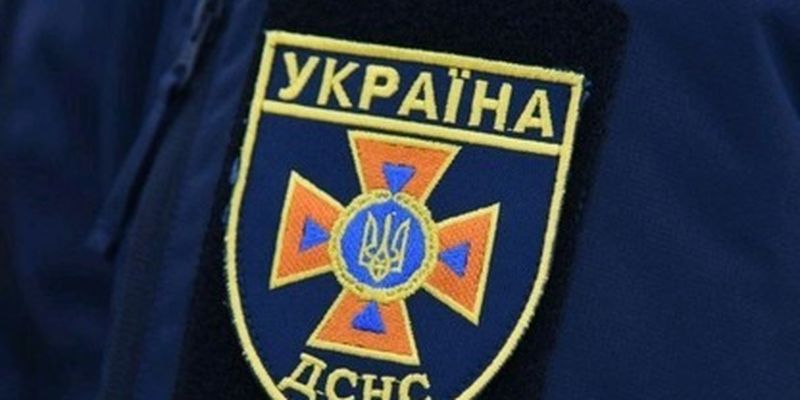Обострение на Донбассе: под обстрел попали украинские спасатели, есть пострадавшие