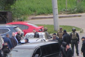 Стрелок скрылся: в Черновцах подозреваемый в педофилии открыл огонь по копам