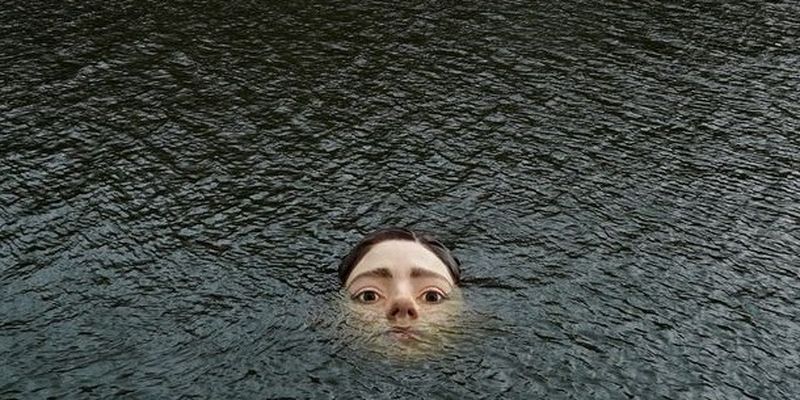 Жителей Бильбао испугало лицо девушки в реке