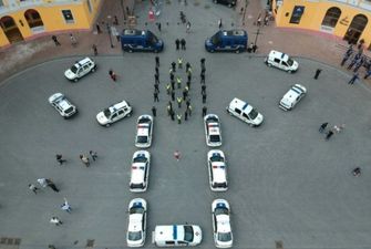 Одесскую полицию высмеяли за флешмоб ко Дню вышиванки