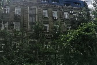 У Києві чоловік побудував на горищі будинку вісім квартир та хотів їх продати