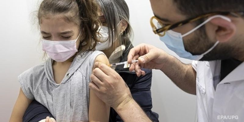 Минздрав упростил доступ подростков к COVID-вакцинации