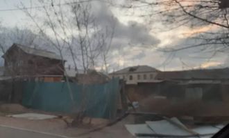 "Трясутся балконы": россияне жалуются на мощный ураган