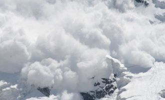 Оттепель в Карпатах: синоптики предупреждают об опасности схождения лавин