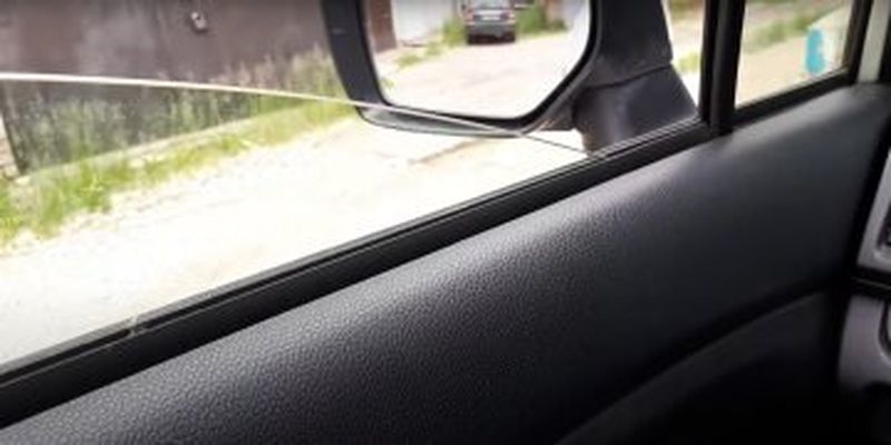Как закрыть окно в авто, если сломался стеклоподъемник: проверенный лайфхак