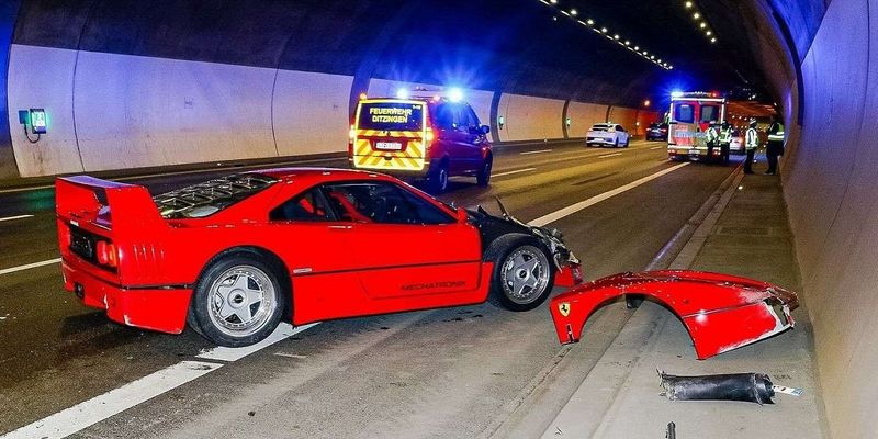 Работник автосалона разбил культовый суперкар Ferrari стоимостью 3 миллиона евро