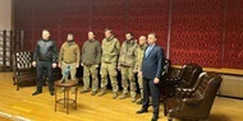 В Турцию должны были отправить 15 командиров Азова