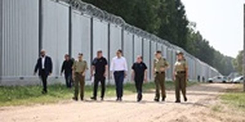 Польша достроила забор на границе с Беларусью