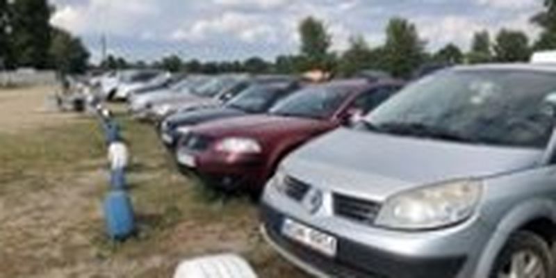 В Украине почти втрое вырос импорт автомобилей