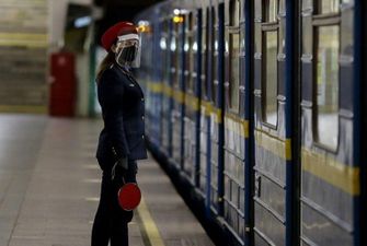 Пістолети й сльозогінний газ: в метро Києва сталися збройні розбірки