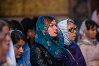Почему женщинам нужно покрывать голову в храмах и церквях?