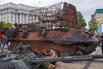 Скандал в Берлине: местные власти запретили выставку подбитых в Украине российских танков