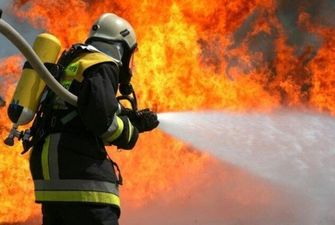 В Днепре на Вокзальной площади произошло масштабное возгорание: пострадали трое спасателей