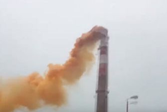 Повалил оранжево-черный дым: в России подняли панику из-за нового ЧП