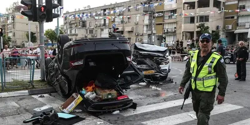 Регулярно нарушает ПДД: автомобиль израильского министра попал в ДТП, есть пострадавшие