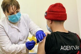 В ЦНАПах Киева открыли пункты прививки: предлагают три вакцины на выбор