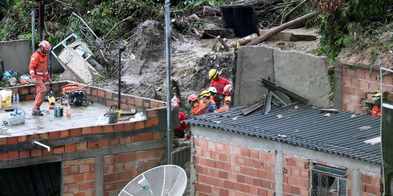 У Бразилії через зливи загинули 30 осіб, ще 17 зникли безвісти