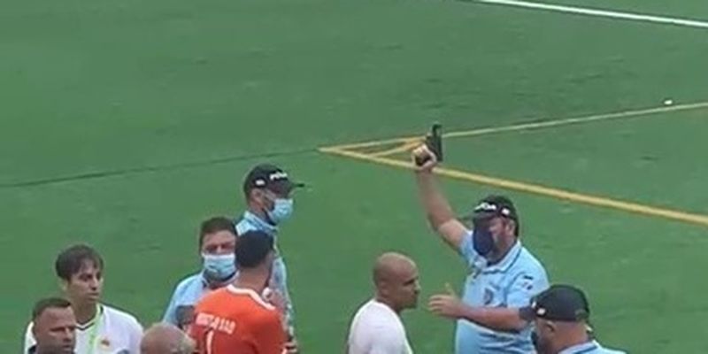 Жуть в Португалии: полиция применила оружие, чтобы разнять драку футболистов и фанатов, видео