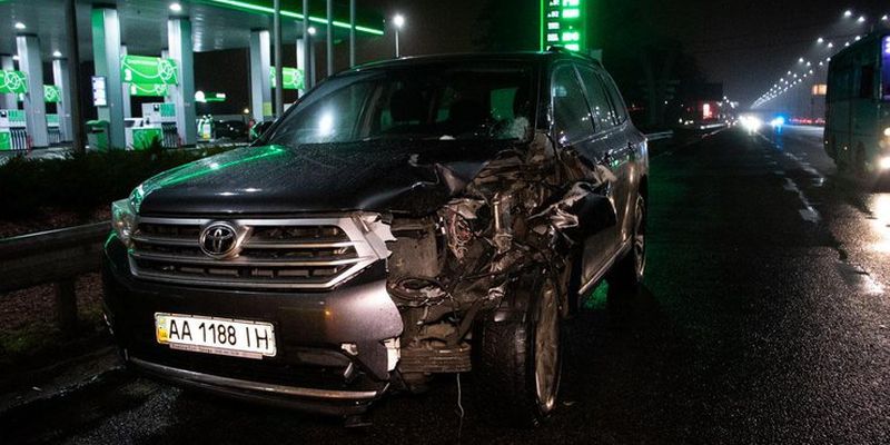 Под Киевом Toyota на куски разорвала мужчину