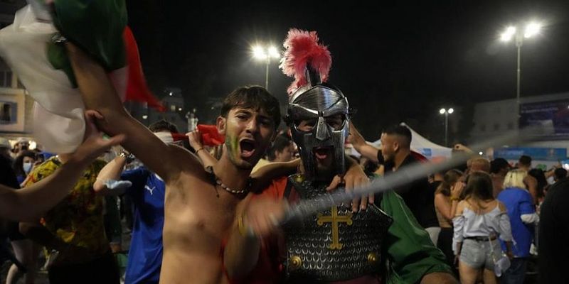 В Италии несколько болельщиков погибло во время празднования победы сборной Италии на чемпионате Европы