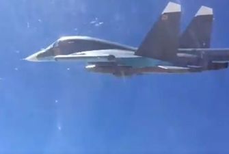 Пробивает 20 м грунта: сброс мощнейшей бомбы Су-34 России попал на видео