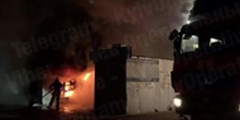 В Киеве ночью горели МАФы