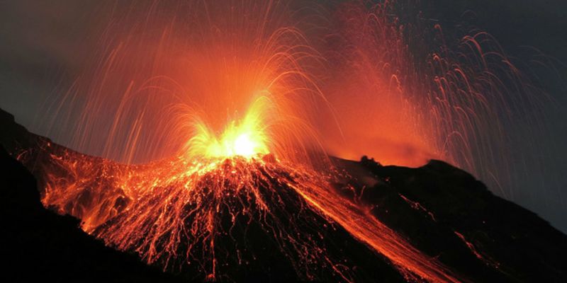 Знаменитые солончаки на Ла-Пальме почернели от пепла вулкана