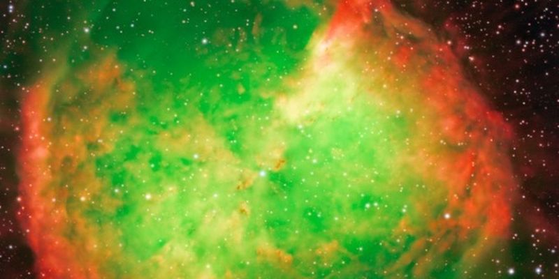 Телескоп NASA показал «яблочную» туманность в созвездии Лисички