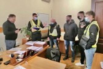 Розкрадання 1,5 млн грн: правоохоронці продовжують обшуки на “Київтеплоенерго”