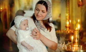 "Кумовские" народные приметы: кого нельзя брать крестными родителями