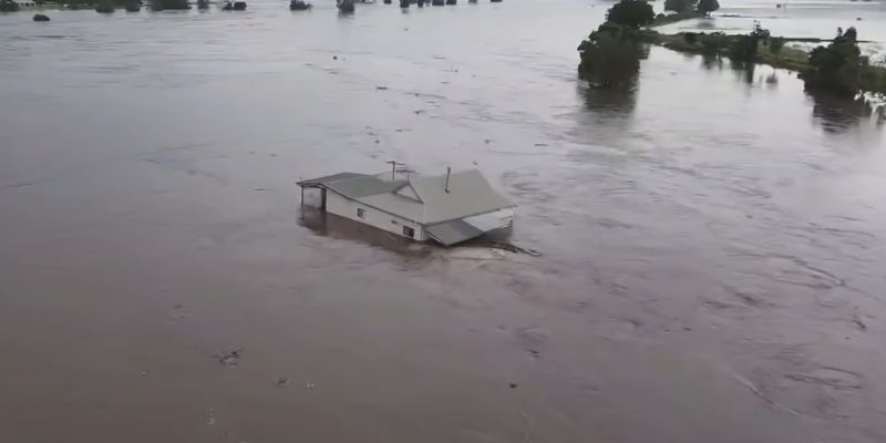 На севере Австралии происходит крупнейшее за 100 лет наводнение