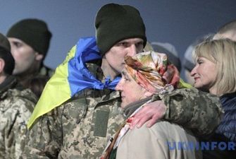 Минреинтеграции выплатило средства 32 освобожденным из плена украинцам