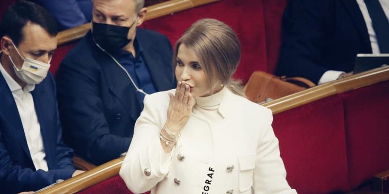 Юлія Тимошенко показалася в стильному образі і отримала масу компліментів