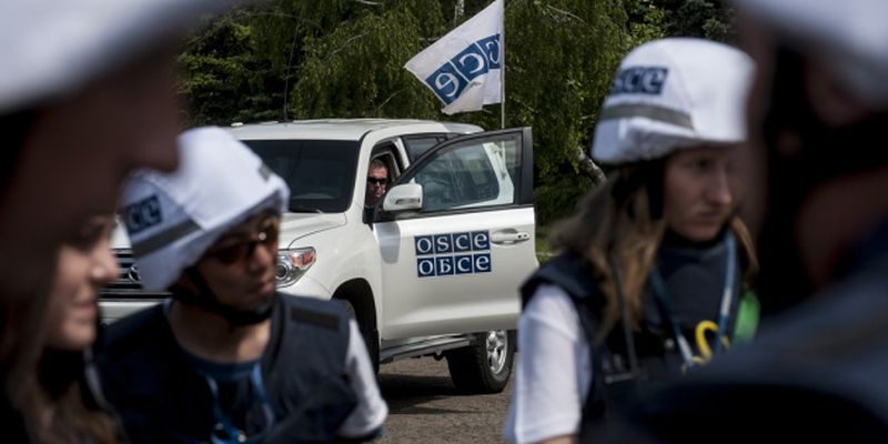 Оккупанты в Донецке «пикетом» заблокировали отель с наблюдателями ОБСЕ