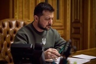 Зеленский провел кадровые изменения в посольствах Украины