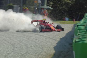 Жуткая авария гонщика "Феррари", из-за которой приостановили этап Формулы-1